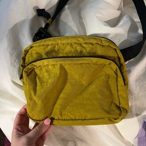 BAGGU lentil Fanny pack